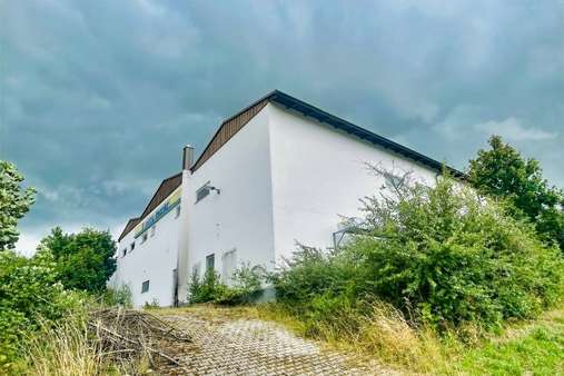 Rückseite Rückseite - Halle in 94110 Wegscheid mit 1030m² kaufen