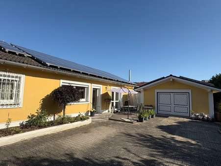 Große Garage mit ca. 56qm Große Garage mit ca. 56qm - Einfamilienhaus in 94152 Neuhaus mit 203m² kaufen