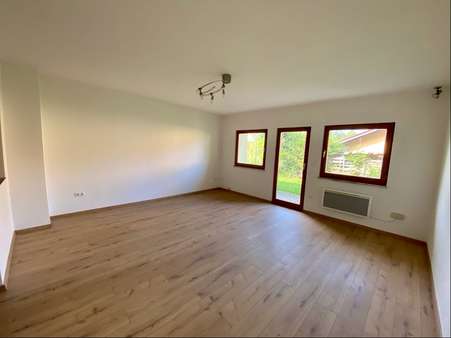 Wohnraum Wohnraum - Erdgeschosswohnung in 94121 Salzweg mit 51m² kaufen