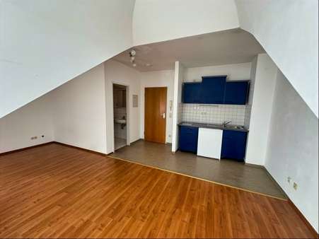 Küchenzeile/Wohnraum Küchenzeile/Wohnraum - Dachgeschosswohnung in 94032 Passau mit 26m² kaufen