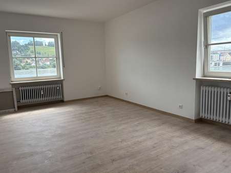 Wohnzimmer Wohnzimmer - Etagenwohnung in 94034 Passau mit 79m² mieten