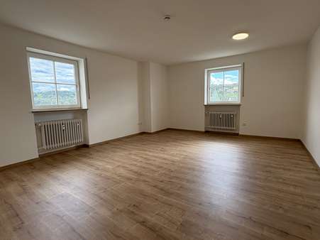 Wohnzimmer Wohnzimmer - Etagenwohnung in 94034 Passau mit 83m² mieten