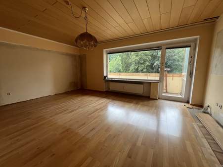 Wohnzimmer - Erdgeschosswohnung in 94036 Passau mit 73m² kaufen