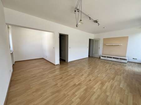 Wohnraum mit Schlafnische Wohnraum mit Schlafnische - Etagenwohnung in 94036 Passau mit 50m² kaufen