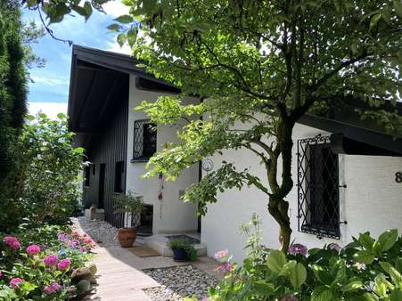 Hausansicht, Zugang Hausansicht, Zugang - Einfamilienhaus in 94086 Bad Griesbach mit 172m² mieten