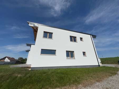 Außenansicht Außenansicht - Reiheneckhaus in 94032 Passau mit 143m² kaufen