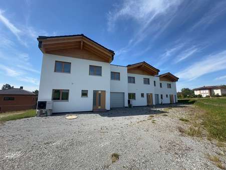 Außenansicht Außenansicht - Reiheneckhaus in 94032 Passau mit 143m² kaufen