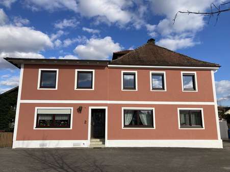Hausansicht Hausansicht - Zweifamilienhaus in 94099 Ruhstorf mit 250m² kaufen