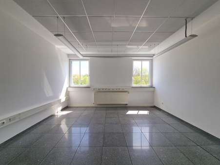 EMPFANG - Büro in 94036 Passau mit 500m² mieten
