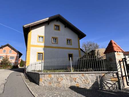 Süd-/Westansicht - Mehrfamilienhaus in 94107 Untergriesbach mit 217m² kaufen