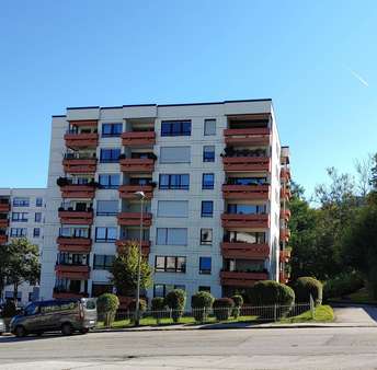 Hausansicht2 - Etagenwohnung in 94032 Passau mit 75m² kaufen