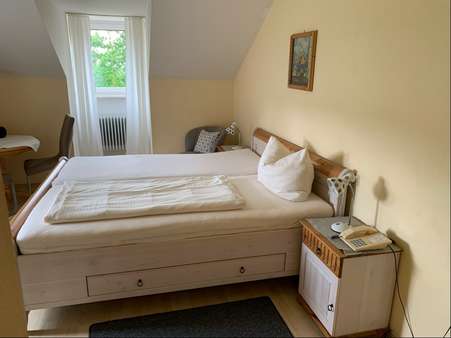 Wohn/Schlafzimmer - Hotel in 94086 Bad Griesbach mit 1100m² kaufen