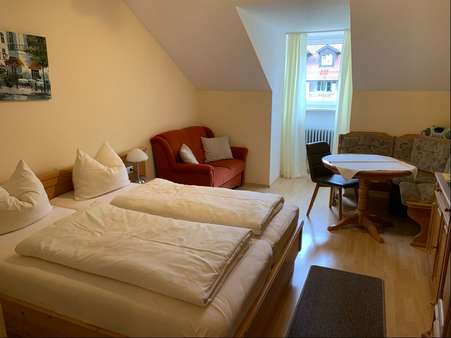 Wohn/Schlafzimmer - Hotel in 94086 Bad Griesbach mit 1100m² kaufen