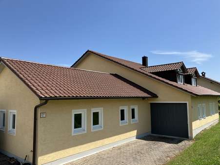 Hausansicht, Garagen - Einfamilienhaus in 84371 Triftern mit 280m² kaufen