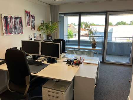 Büro mit Zugang Balkon - Büro in 94060 Pocking mit 440m² mieten