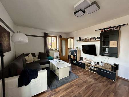 Wohnzimmer - Etagenwohnung in 94065 Waldkirchen mit 52m² kaufen