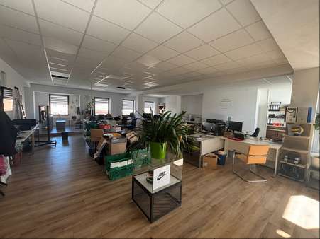 Büro 2. OG - Einkaufszentrum in 94481 Grafenau mit 1438m² kaufen
