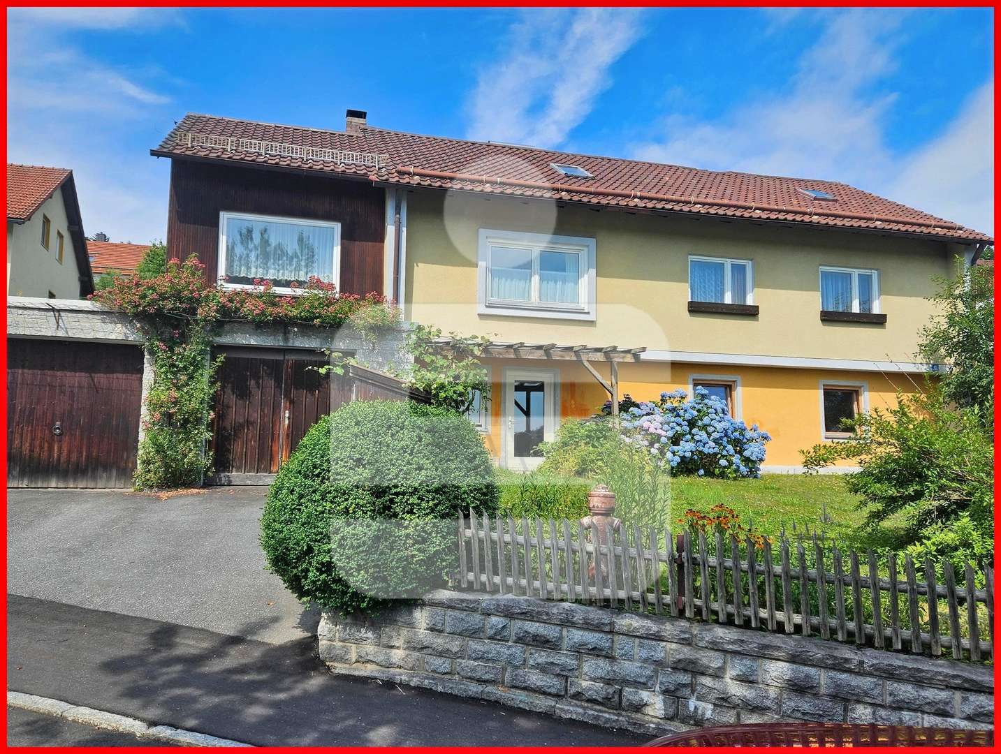 Hausansicht - Einfamilienhaus in 94481 Grafenau mit 260m² kaufen