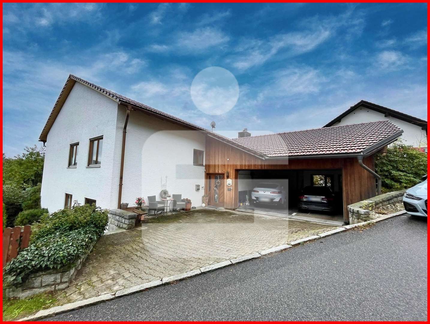 Hausansicht/Doppelgarage - Einfamilienhaus in 94481 Grafenau mit 245m² kaufen
