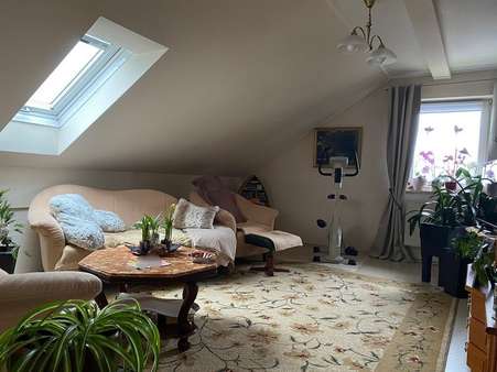 Wohnzimmer - Dachgeschosswohnung in 94065 Waldkirchen mit 73m² kaufen