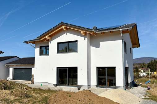 Außenansicht Außenansicht - Einfamilienhaus in 94508 Schöllnach mit 178m² kaufen