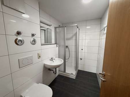 Bad mit Dusche - Etagenwohnung in 94526 Metten mit 90m² mieten