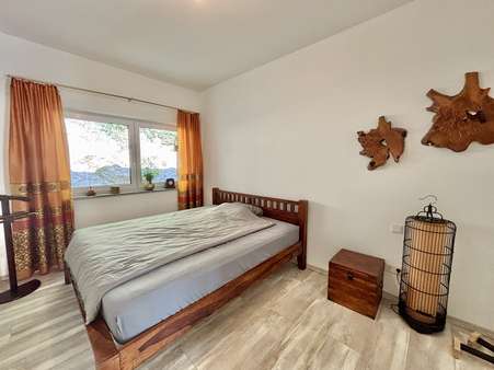 Schlafzimmer - Dachgeschosswohnung in 94469 Deggendorf mit 72m² kaufen