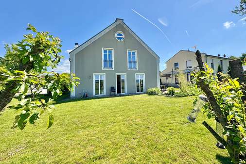 großes Grundstück großes Grundstück - Einfamilienhaus in 94486 Osterhofen mit 195m² kaufen