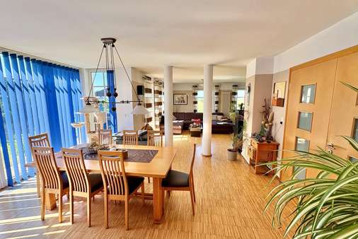 Wohn- und Essbereich Wohn- und Essbereich - Einfamilienhaus in 94486 Osterhofen mit 195m² kaufen