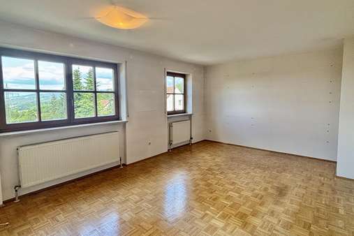 Wohnzimmer - Doppelhaushälfte in 94469 Deggendorf mit 129m² kaufen