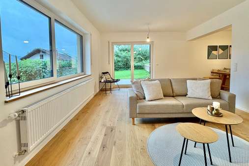 Wohnung Nr. 1 Wohn-Essbereich mit Terrassenzugang Wohnung Nr. 1 Wohn-Essbereich mit Terrassenzugang - Mehrfamilienhaus in 94469 Deggendorf mit 240m² kaufen