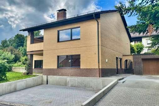 Außenansicht Zufahrtsbereich - Etagenwohnung in 94469 Deggendorf mit 86m² kaufen