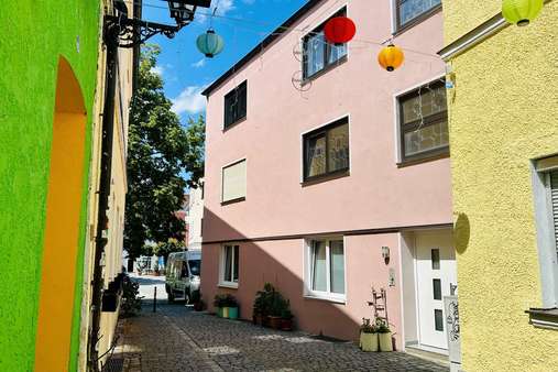 Außenansicht - Etagenwohnung in 94486 Osterhofen mit 109m² kaufen