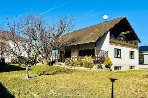 Haus und Garten - Einfamilienhaus in 94486 Osterhofen mit 220m² kaufen
