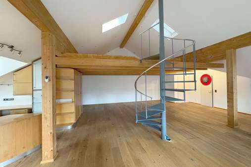 Dachgeschosswohnung in 94209 Regen mit 100m² kaufen
