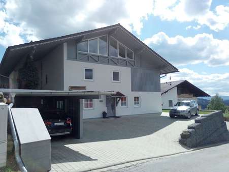 mit Carport und Parkplatz - Mehrfamilienhaus in 94249 Bodenmais mit 250m² kaufen