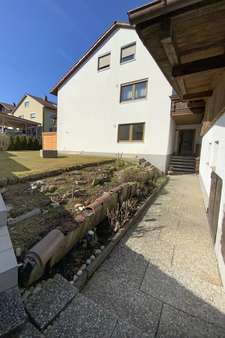 Zugang zum Haus - Mehrfamilienhaus in 94209 Regen mit 168m² kaufen