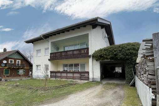 Zweifamilienhaus in 94258 Frauenau mit 188m² als Kapitalanlage kaufen