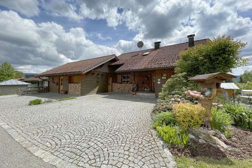 Pension in 94252 Bayerisch Eisenstein mit 50m² kaufen