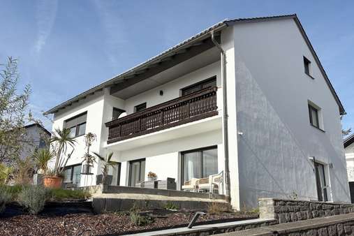 Zweifamilienhaus in 94209 Regen mit 240m² kaufen