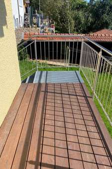 Balkon (EG) mit Treppe in den Garten - Zweifamilienhaus in 94255 Böbrach mit 157m² als Kapitalanlage kaufen