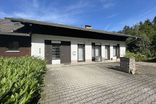 null - Zweifamilienhaus in 94256 Drachselsried mit 450m² kaufen