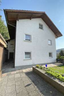 null - Zweifamilienhaus in 94209 Regen mit 165m² kaufen