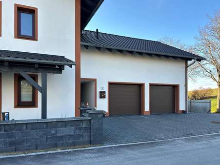 Garagenzufahrt - Einfamilienhaus in 94327 Bogen mit 185m² kaufen