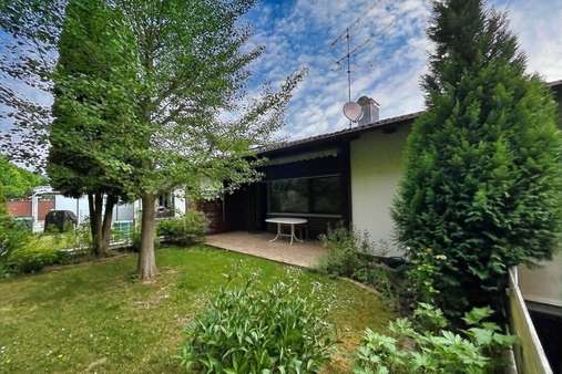 Gartenansicht - Reihenmittelhaus in 94315 Straubing mit 125m² kaufen