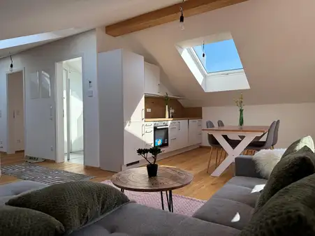 Dachgeschosswohnung in zentraler Lage von Dingolfing