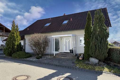 Straßenansicht - Einfamilienhaus in 84152 Mengkofen mit 139m² kaufen