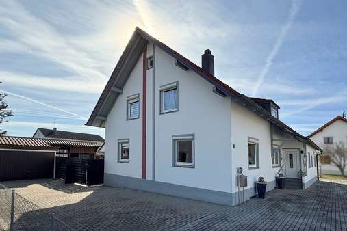 Außenansicht nordöstlich - Einfamilienhaus in 84177 Gottfrieding mit 140m² kaufen