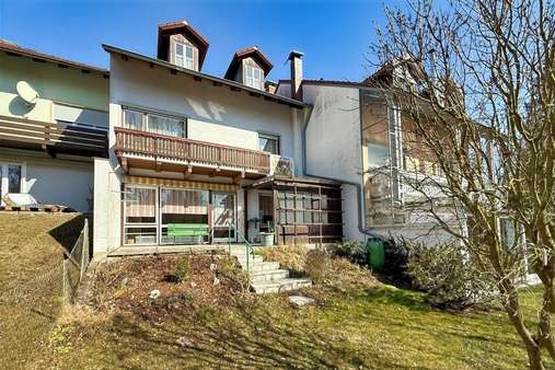 Südliche Außenansicht - Reihenmittelhaus in 94405 Landau mit 170m² kaufen