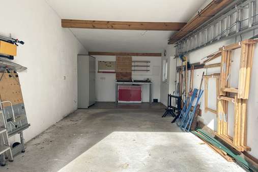 Garage innen - Einfamilienhaus in 84130 Dingolfing mit 163m² kaufen